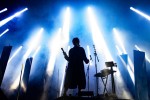 Orange Feeling mit Jenny Rossander und ihrer Lightshow., Roskilde, 2019 | © laut.de (Fotograf: Manuel Berger)