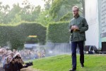 Wenn Matt Berninger und Bandkollegen die Bühne betreten, sind die Indie-Fanreihen fest geschlossen., Hamburg, Stadtpark Freilichtbühne, 2019 | © laut.de (Fotograf: Simon Langemann)