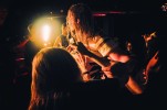 Die Power des Mathcore im Nacken: Die Briten mit einer kunterbunten Show im Kölner MTC., MTC, Köln, 2019 | © laut.de (Fotograf: Alex Klug)