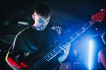 Die Power des Mathcore im Nacken: Die Briten mit einer kunterbunten Show im Kölner MTC., MTC, Köln, 2019 | © laut.de (Fotograf: Alex Klug)