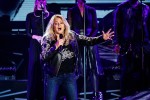 Beim Konzert wurde auch für eine DVD gefilmt - mit am Start: Bonnie Tyler und Schwester Sarah Zucker., Berlin, Mercedes-Benz Arena, 2019 | © laut.de (Fotograf: Rainer Keuenhof)
