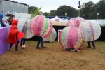 Schnappschüsse ohne Ende: aus dem Fotograben, von der Bühne, mittendrin im Moshpit oder unterwegs auf dem Festivalgelände., Rückblick: Die besten Festivalbilder | © laut.de (Fotograf: Manuel Berger)
