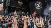 Tausende feiern beim ausverkauften Taubertal Festival mit Kraftklub, Fever 333, AnnenMayKantereit, Callejon, Faber, SDP, Biffy Clyro, Clutch, Kontra K u.a., Taubertal Festival, Rothenburg, 2022 | © laut.de (Fotograf: Désirée Pezzetta )