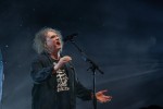 Gut gelaunt auf Europa-Tour: Robert Smith und Band spielen ein mit Hits und Fanfavs gespicktes Set., Berlin, Mercedes-Benz Arena, 2022 | © laut.de (Fotograf: Chris Springer)