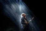 Gut gelaunt auf Europa-Tour: Robert Smith und Band spielen ein mit Hits und Fanfavs gespicktes Set., Berlin, Mercedes-Benz Arena, 2022 | © laut.de (Fotograf: Chris Springer)