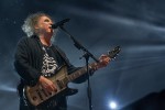 Gut gelaunt auf Europa-Tour: Robert Smith und Band spielen ein mit Hits und Fanfavs gespicktes Set., Berlin, Mercedes-Benz Arena, 2022 | © laut.de (Fotograf: Chris Springer)