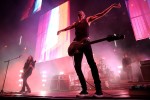 Auf "Never Let Me Go"-Tour: Tausende Fans wollten Brian Molko und Stefan Olsdal in Hamburg sehen., Barclays Arena Hamburg, 2022 | © laut.de (Fotograf: Björn Buddenbohm)