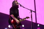 Auf "Never Let Me Go"-Tour: Tausende Fans wollten Brian Molko und Stefan Olsdal in Hamburg sehen., Barclays Arena Hamburg, 2022 | © laut.de (Fotograf: Björn Buddenbohm)