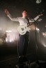 "Mit den Leuten und mir ist es ziemlich kompliziert": Nicht in Hamburg. Die Fans fressen dem Thüringer Indie-Senkrechtstarter aus der Hand., Hamburg, Uebel Und Gefährlich, 2023 | © laut.de (Fotograf: Björn Buddenbohm)