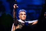 Pop-Spektakel in der Hauptstadt: Der britische Popstar begeistert seine Fans., Berlin, Mercedes Benz-Arena, 2023 | © laut.de (Fotograf: Rainer Keuenhof)