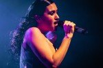 Lorely Rodriguez auf Tour mit Rina Sawayama., Berlin, Huxleys Neue Welt, 2023 | © laut.de (Fotograf: Manuel Berger)