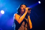 Rina Sawayama auf 'Hold The Girl'-Tour., Berlin, Huxleys Neue Welt, 2023 | © laut.de (Fotograf: Manuel Berger)