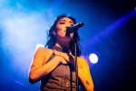 Rina Sawayama auf 'Hold The Girl'-Tour., Berlin, Huxleys Neue Welt, 2023 | © laut.de (Fotograf: Manuel Berger)