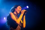 Rina Sawayama auf 'Hold The Girl'-Tour., Berlin, Huxleys Neue Welt, 2023 | © laut.de (Fotograf: Manuel Berger)