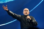 Peter Gabriel und Billie Eilish, | © laut.de (Fotograf: Björn Buddenbohm)