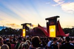 Star-Schaulaufen in Dänemark: Kendrick Lamar, Queens Of The Stone Age, Busta Rhymes, Lil Nas X u.v.a., Roskilde, 2023 | © laut.de (Fotograf: Manuel Berger)
