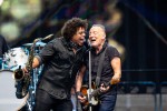 Der Boss und seine E Street Band auf Besuch im hohen Norden., Hamburg, Volksparkstadion, 2023 | © laut.de (Fotograf: Rainer Keuenhof)
