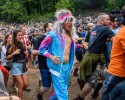 Im idyllischen 'Zaubertal' feiern Tausende Fans mit Peter Fox, Marteria, Bilderbuch, Broilers, Donots, Provinz u.v.a., Taubertal Festival, 2023 | © laut.de (Fotograf: Désirée Pezzetta)