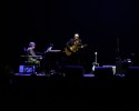 Mit Langzeitkollaborateur und Pianist Steve Nieve auf Tour., Berlin, Verti Music Hall, 2023 | © laut.de (Fotograf: Désirée Pezzetta)