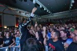 30 Jahre Bandgeschichte auf dem Buckel - und kein bisschen müde: mit dem aktuellen Album "The Death Of Randy Fitzsimmons" on tour., Berlin, Huxley's Neue Welt, 2023 | © laut.de (Fotograf: Chris Springer)
