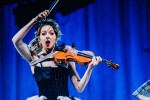 Weihnachtsshow: Die kalifornische Violistin und Komponistin auf Snow Waltz Tour., Berlin, Verti Music Hall, 2023 | © laut.de (Fotograf: Rainer Keuenhof)