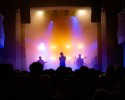 Knapp 40 Jahre nach der Veröffentlichung ihres Klassikers "The Killing Moon" gastieren die New Waver m rappelvollen Metropol., Berlin, Metropol, 2024 | © laut.de (Fotograf: Désirée Pezzetta)