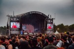 Wacken total: Nach der Hälfte des Sets mussten die Zugänge gesperrt werden: Der Bereich vor der Louder Stage war heillos überfüllt., Wacken, 2024 | © laut.de (Fotograf: Désirée Pezzetta)