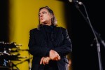 Blixa Bargeld und Band lieferten die erwartbar intensive Erfahrung., Berlin, Columbiahalle, 2024 | © laut.de (Fotograf: Rainer Keuenhof)