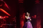 Sharon De Adel und Band betören das Publikum mit neuer Show. Sogar ein Gastauftritt des Openers Annisokay ist drin., Berlin, Velodrom, 2024 | © laut.de (Fotograf: Désirée Pezzetta)