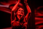 Sharon De Adel und Band betören das Publikum mit neuer Show. Sogar ein Gastauftritt des Openers Annisokay ist drin., Berlin, Velodrom, 2024 | © laut.de (Fotograf: Désirée Pezzetta)