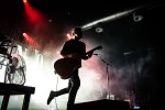 Schmissig und sympathisch: Vor vollem Haus entzücken die schwedischen Indie-Pioniere ihre Fans., Berlin, Huxley's Neue Welt, 2025 | © laut.de (Fotograf: Désirée Pezzetta)