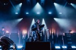 Energiegeladenes 90s-Revival: Skin und Band begeistern ein ausverkauftes Haus., Berlin, Columbiahalle, 2025 | © laut.de (Fotograf: Désirée Pezzetta)