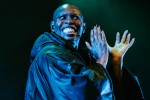 Energiegeladenes 90s-Revival: Skin und Band begeistern ein ausverkauftes Haus., Berlin, Columbiahalle, 2025 | © laut.de (Fotograf: Désirée Pezzetta)