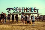 Es ist angerichtet bei perfektem, wenn auch glühend heißem Festivalwetter!, Southside, 2025 | © laut.de (Fotograf: Désirée Pezzetta)