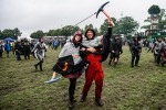 Regen und Kälte zum Festivalstart - aber alle sind parat: Wackööön!, Wacken, 2025 | © laut.de (Fotograf: Désirée Pezzetta)