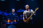 Der Police-Sänger in Trio-Besetzung vor ausverkauftem Haus., Berlin, Uber Arena, 2025 | © laut.de (Fotograf: Rainer Keuenhof)