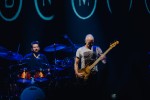 Der Police-Sänger in Trio-Besetzung vor ausverkauftem Haus., Berlin, Uber Arena, 2025 | © laut.de (Fotograf: Rainer Keuenhof)