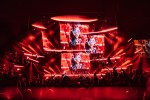 Dexter, Noodles und Band präsentieren sich in der fast voll besetzten Arena in Bestform., Berlin, Uber Arena, 2025 | © laut.de (Fotograf: Désirée Pezzetta)