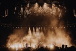Auf den großen Bühnen zuhause: Marcus Mumford, Ted Dwane, Ben Lovett und Band., Berlin, Uber Arena, 2025 | © laut.de (Fotograf: Rainer Keuenhof)