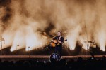 Auf den großen Bühnen zuhause: Marcus Mumford, Ted Dwane, Ben Lovett und Band., Berlin, Uber Arena, 2025 | © laut.de (Fotograf: Rainer Keuenhof)