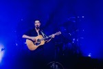Auf den großen Bühnen zuhause: Marcus Mumford, Ted Dwane, Ben Lovett und Band., Berlin, Uber Arena, 2025 | © laut.de (Fotograf: Rainer Keuenhof)