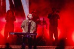 Auf den großen Bühnen zuhause: Marcus Mumford, Ted Dwane, Ben Lovett und Band., Berlin, Uber Arena, 2025 | © laut.de (Fotograf: Rainer Keuenhof)