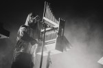 Großer Pop, der sich vor offenen Mündern aufbaut: Die Schwedin performt ihr Album "Iconoclasts"., Berlin, Huxleys Neue Welt, 2026 | © laut.de (Fotograf: Rainer Keuenhof)