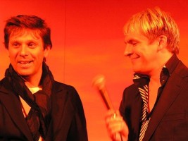 Nick mit Drummer Roger Taylor