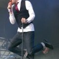 Kaiser Chiefs - Ricky springt bei Unfall aufs Auto