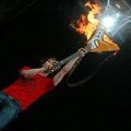 Ash - Feuer und Flamme für Tourbusse