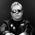 Elton John - Jubilar trotzt Schwulenhassern