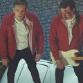 Kraftklub - Das neue Video "Fenster"