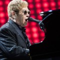 Elton John - Ausraster auf der Bühne