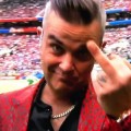 Robbie Williams - Mittelfinger zur WM-Eröffnung